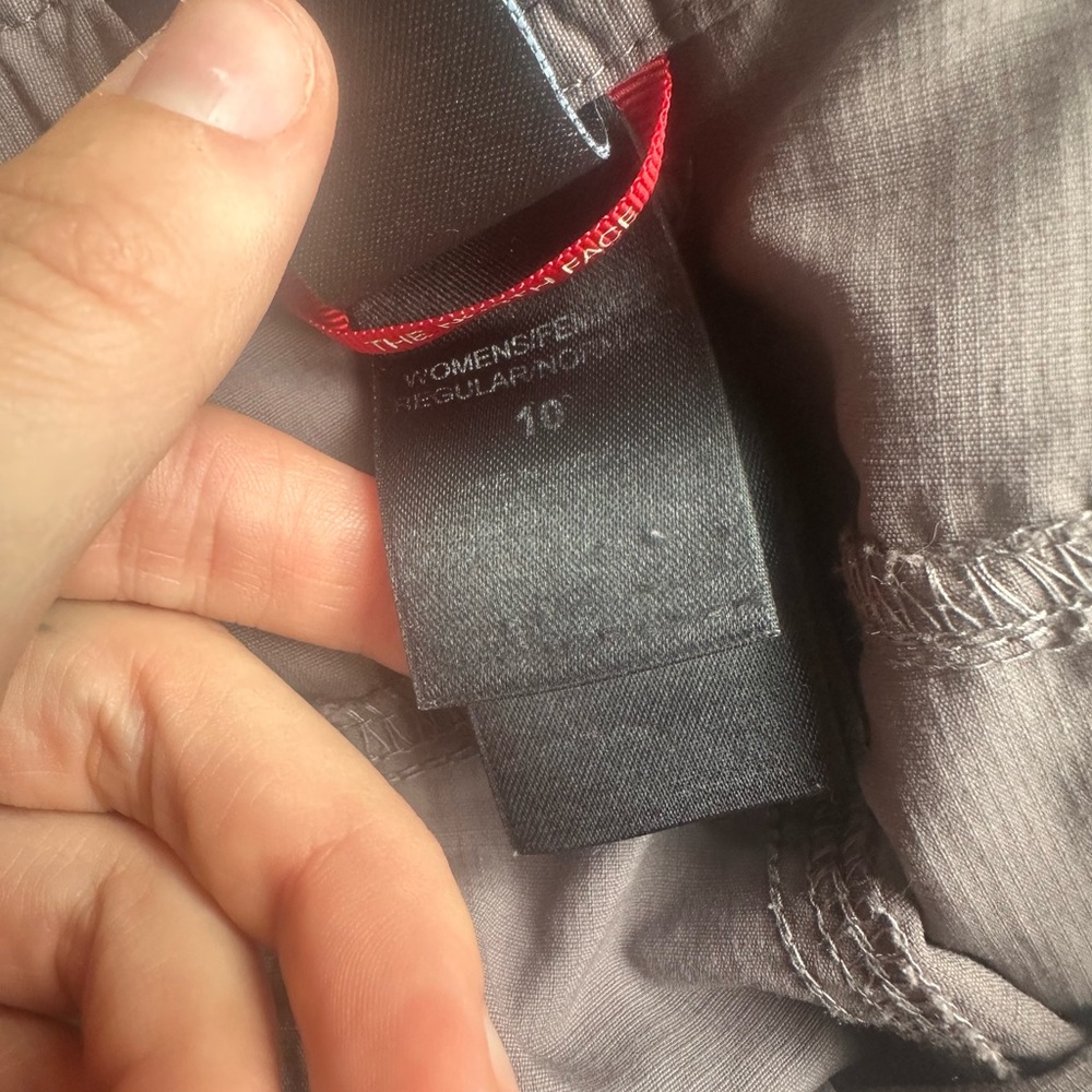North Face purple hiking pants. - Picture 5 of 5